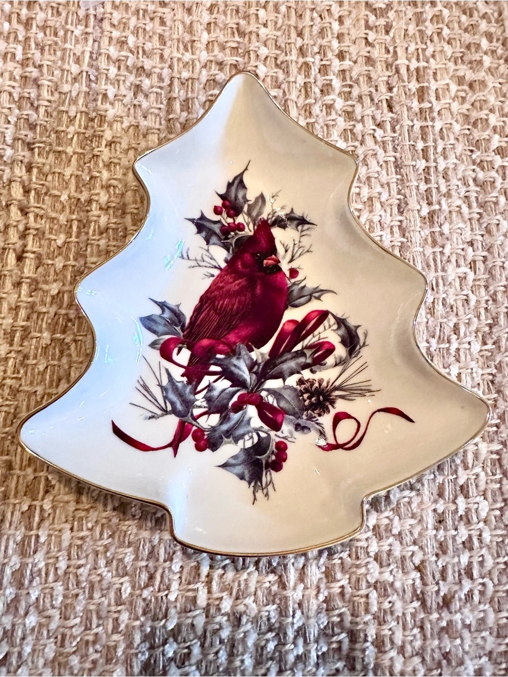 new LENOX Winter Greetings Tree Shape Candy Nuts Dish, #6146781 Red Cardinal